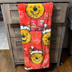 NWT Disney SANTA Winnie the Pooh FESTIVE RED FAUX RABBIT FUR CHRISTMAS THROW